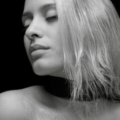 白髪はなぜ生えるの？主な6つの原因と自分でできる対策方法をご紹介