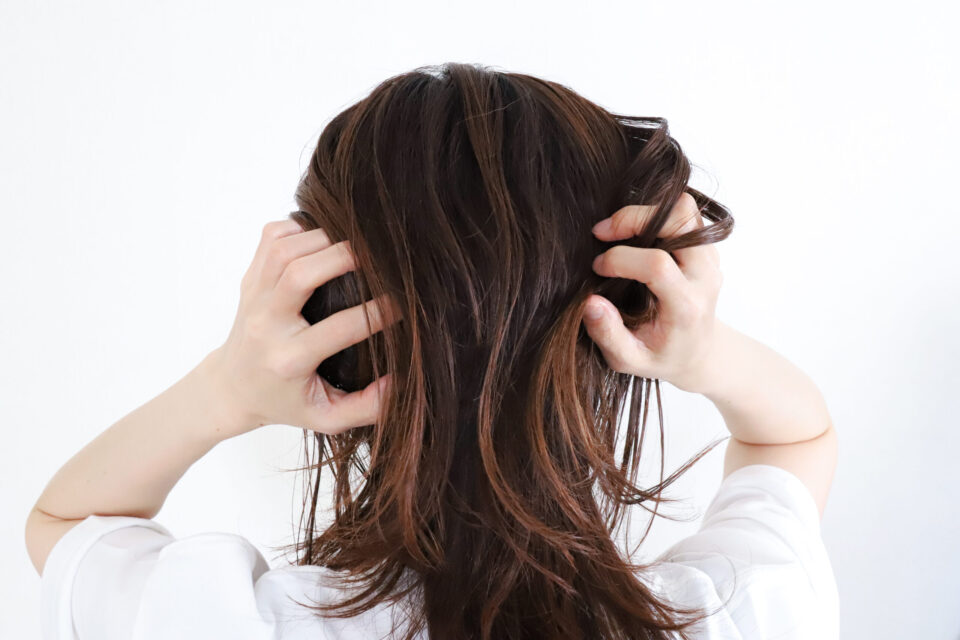 髪質が変わることに悩むアラフォー女性