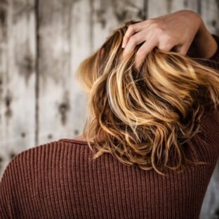 ウィッグに付いたイヤな臭いの取り方|快適に過ごすために重要!